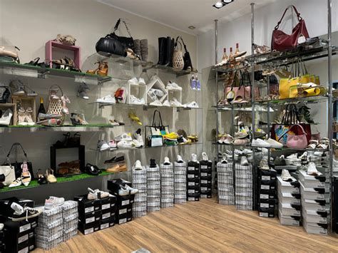 negozio scarpe provincia pavia